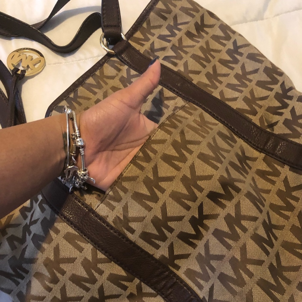 Purse - Picture 2 of 6